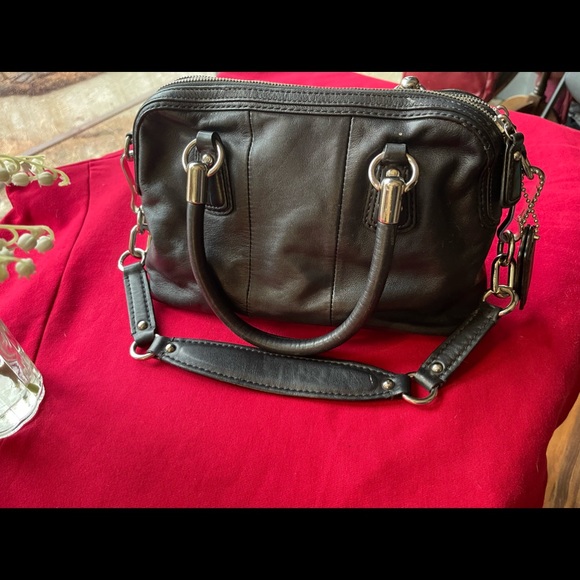 Coach beautiful leather bag with lots of space inside. Leather is very soft - Picture 5 of 12